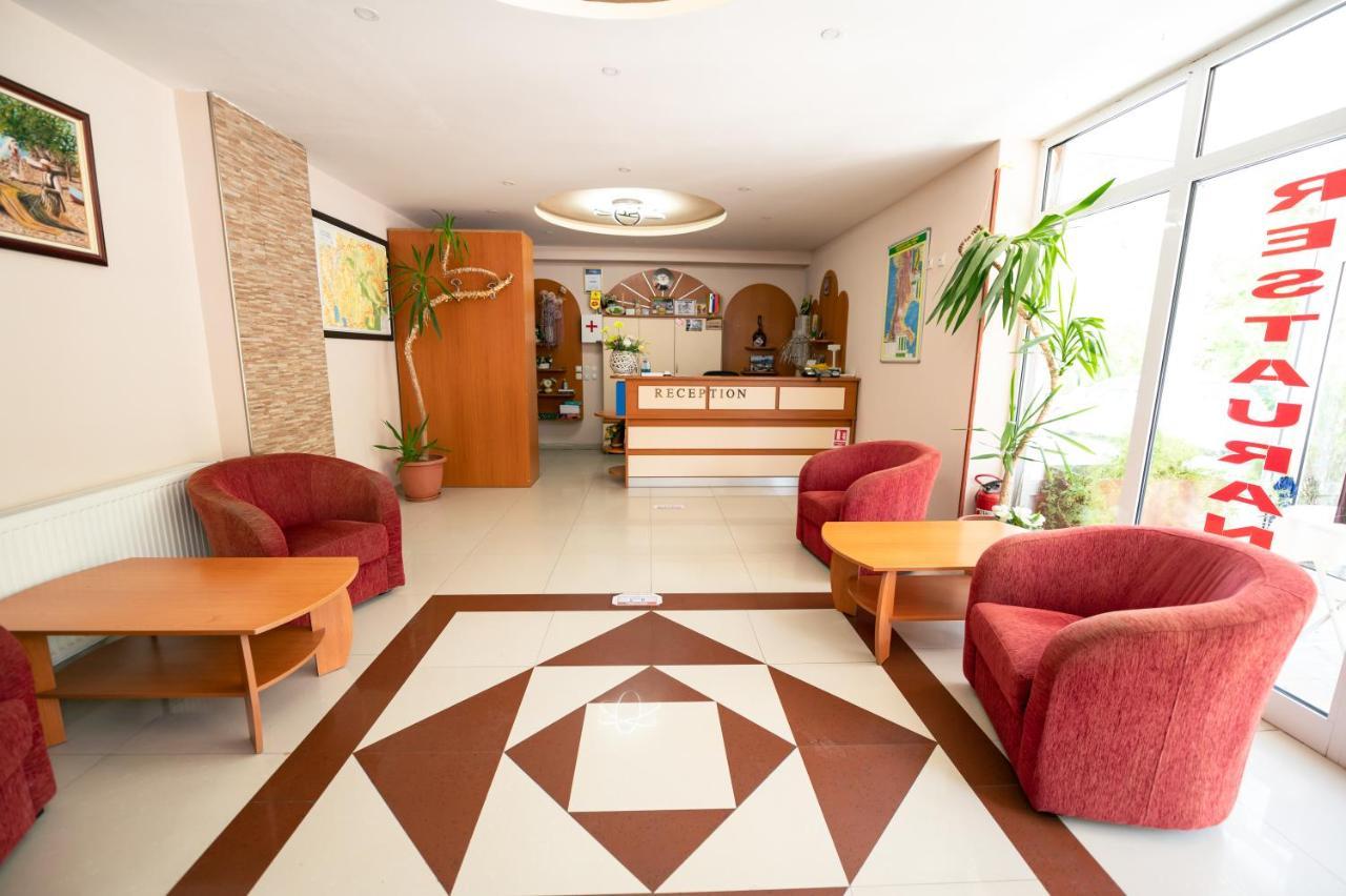 Hotel Holiday-M Охрид Экстерьер фото