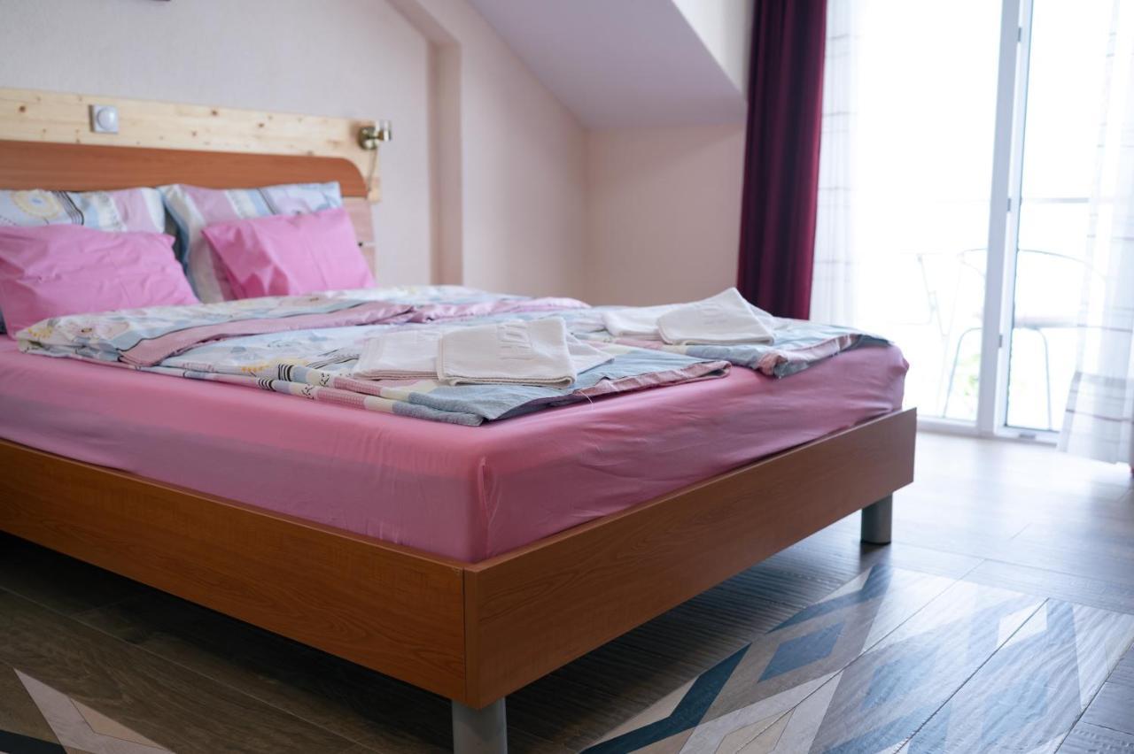 Hotel Holiday-M Охрид Экстерьер фото