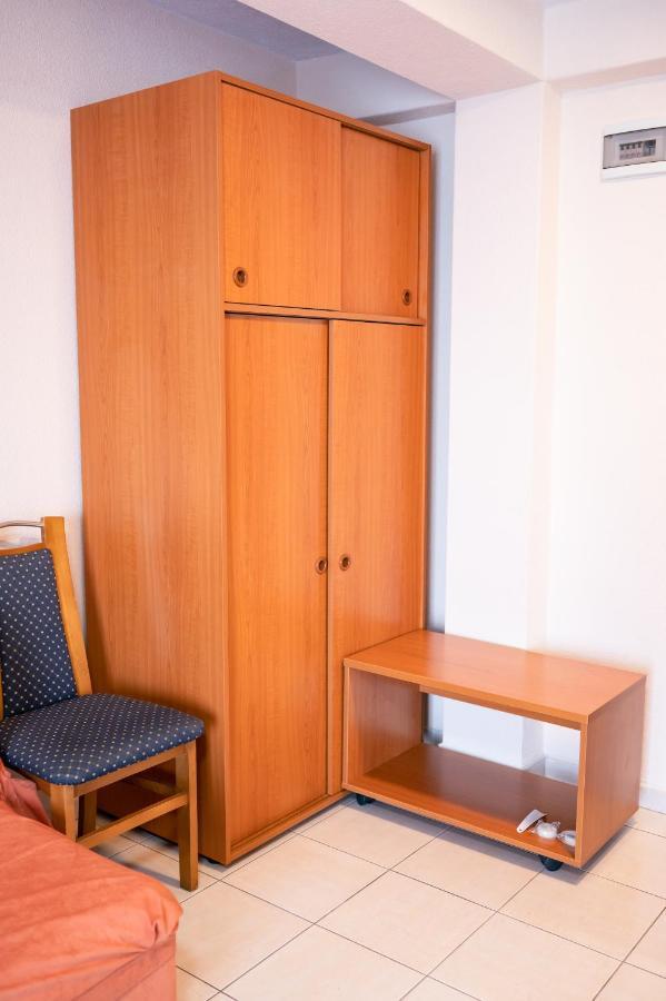 Hotel Holiday-M Охрид Экстерьер фото