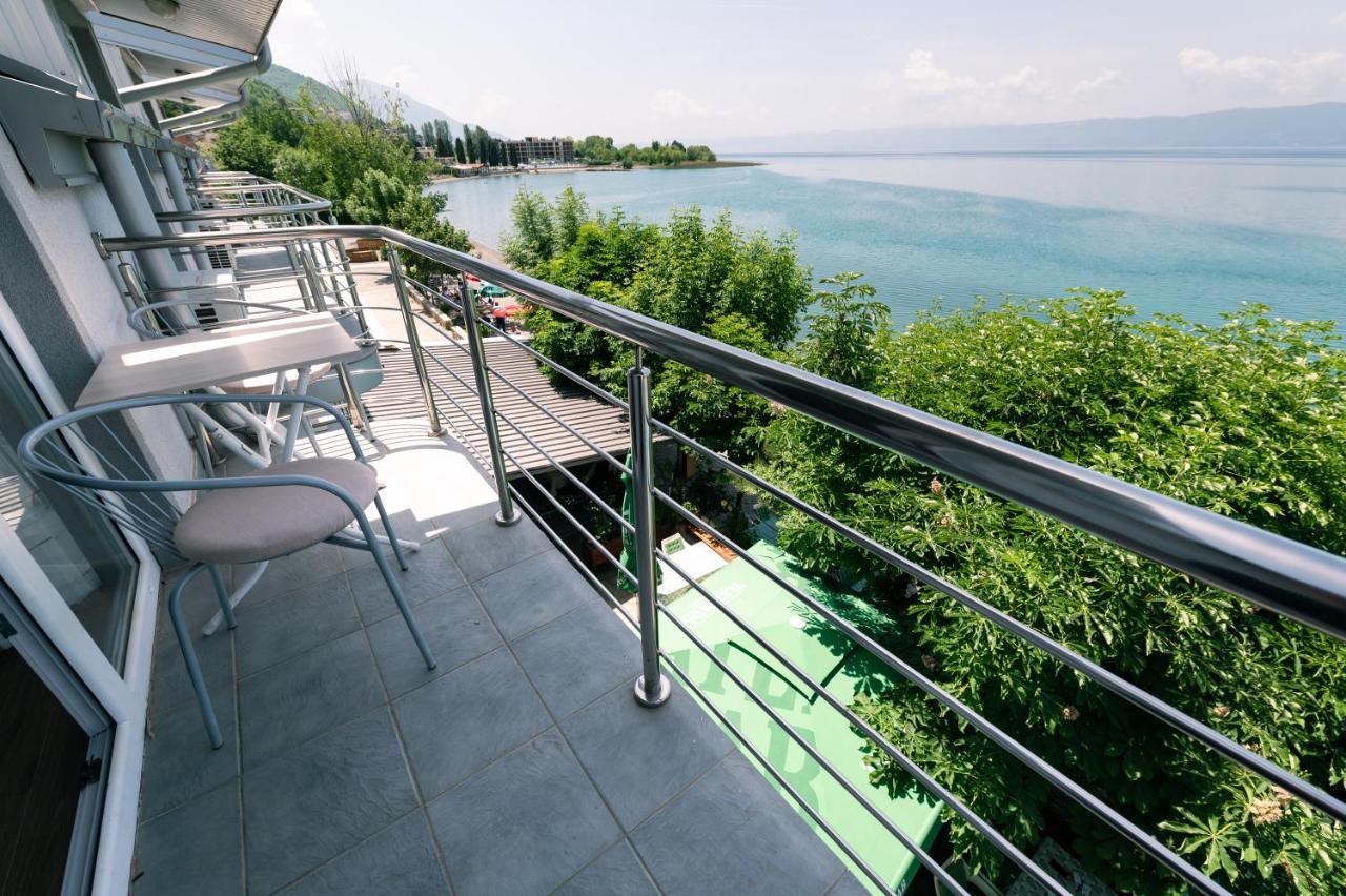 Hotel Holiday-M Охрид Экстерьер фото