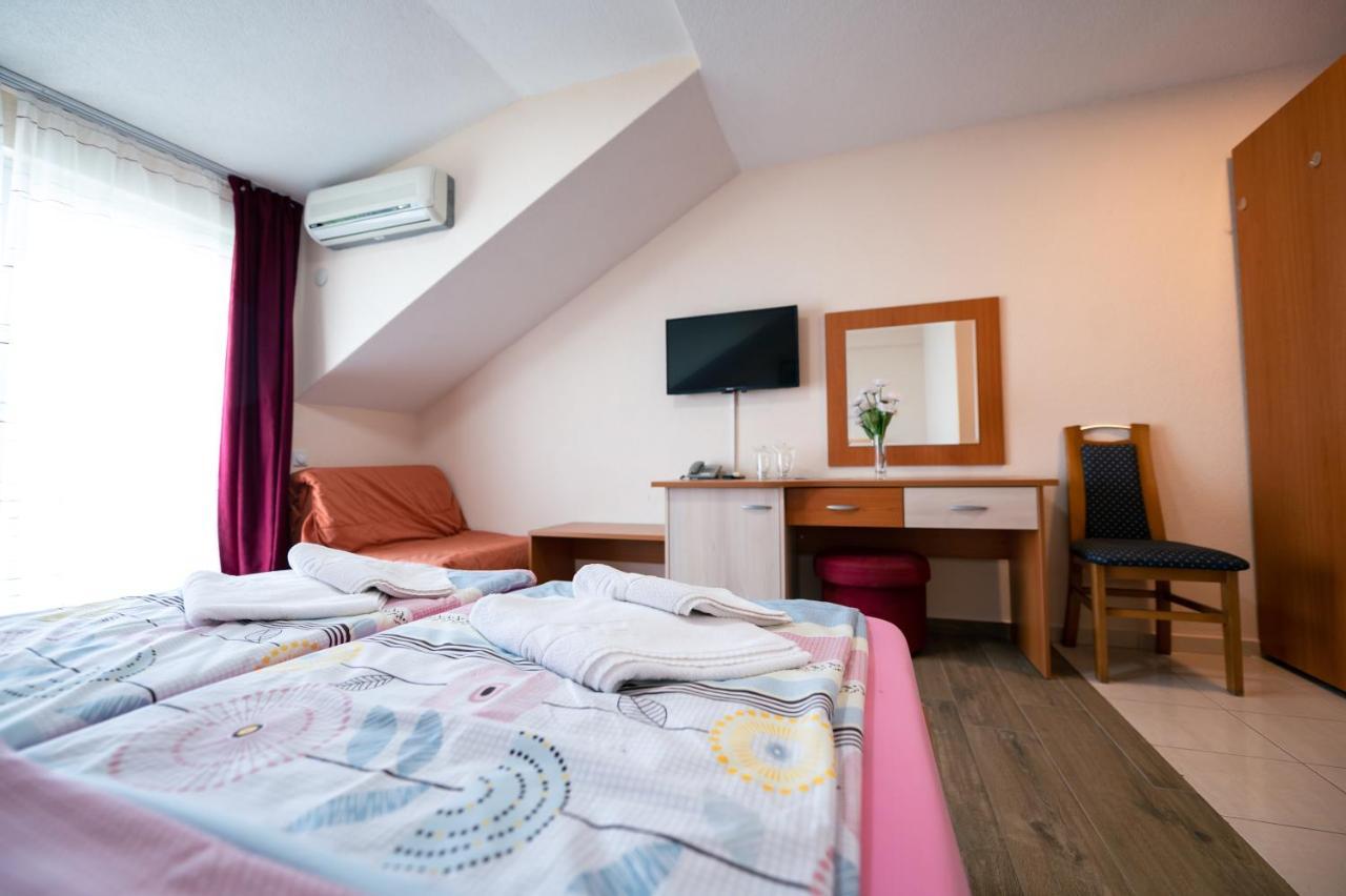 Hotel Holiday-M Охрид Экстерьер фото