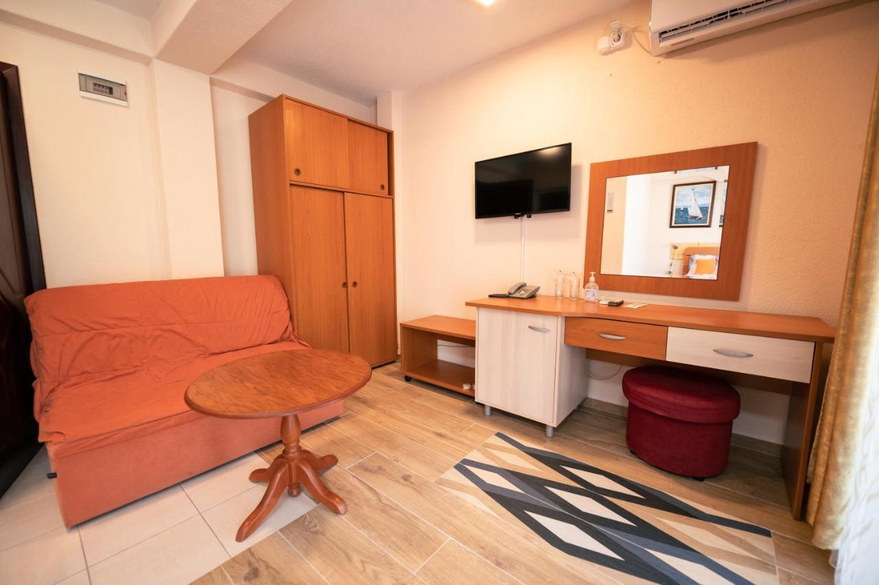 Hotel Holiday-M Охрид Экстерьер фото